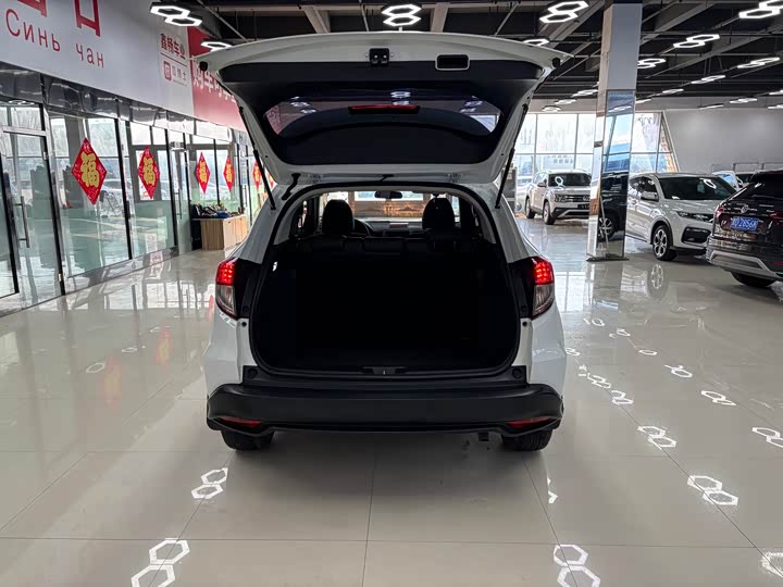 Фото 17 - Honda Vezel