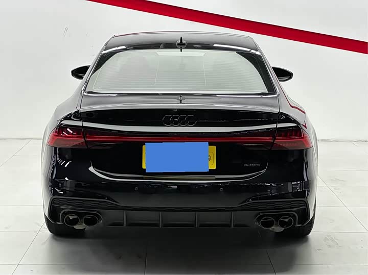 Фото 15 - Audi A7L