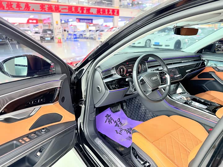 Фото 10 - Audi A8