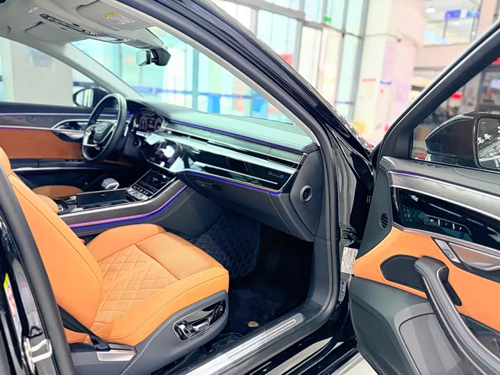 Фото 14 - Audi A8