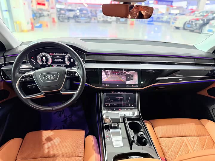 Фото 8 - Audi A8