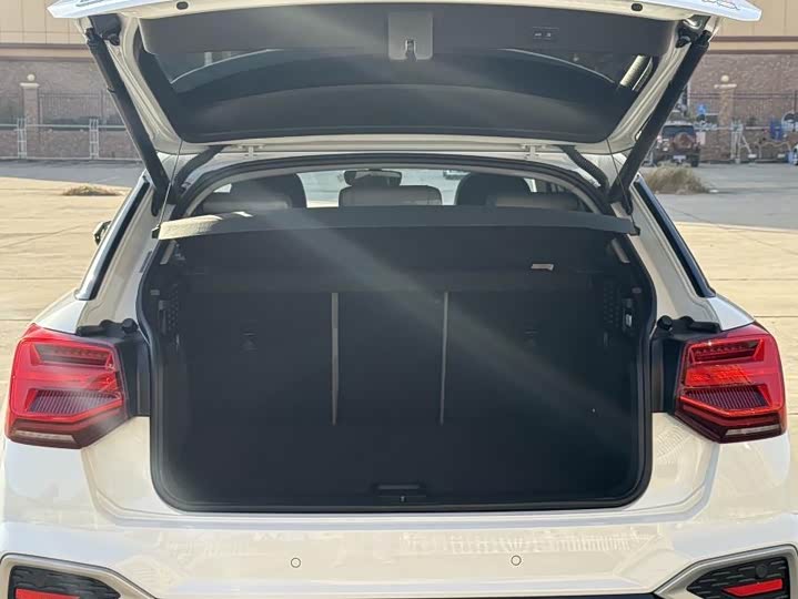 Фото 10 - Audi Q2L