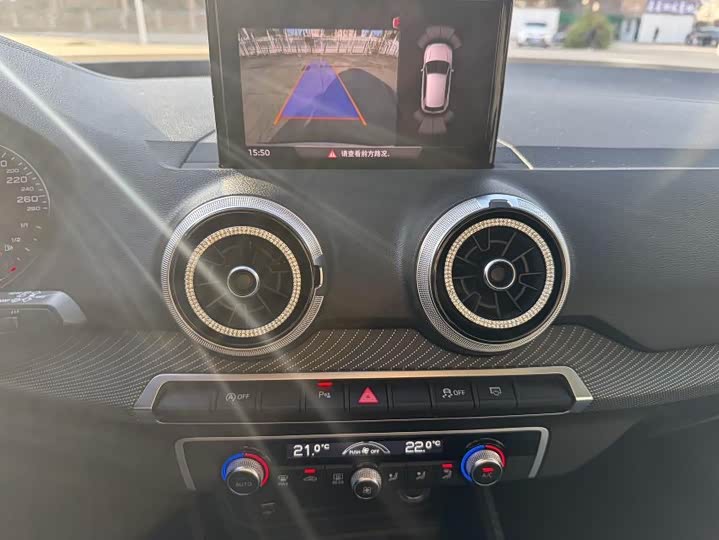 Фото 18 - Audi Q2L