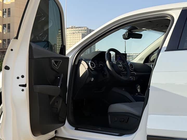 Фото 3 - Audi Q2L