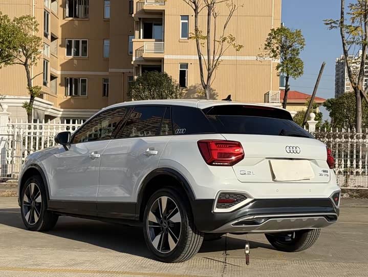 Фото 6 - Audi Q2L