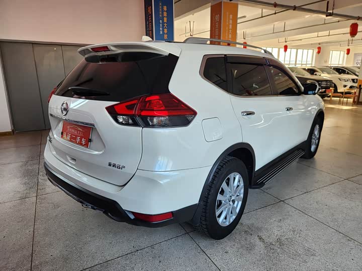 Фото 6 - Nissan X-Trail