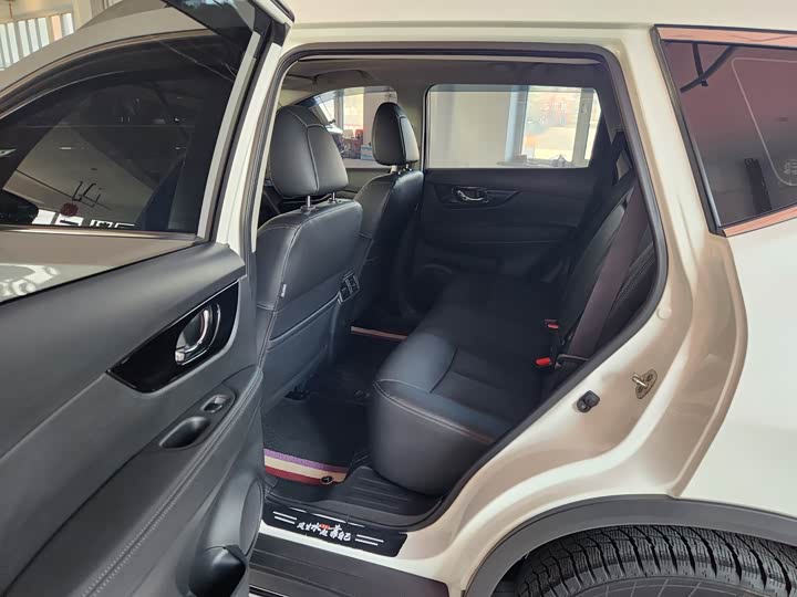 Фото 8 - Nissan X-Trail