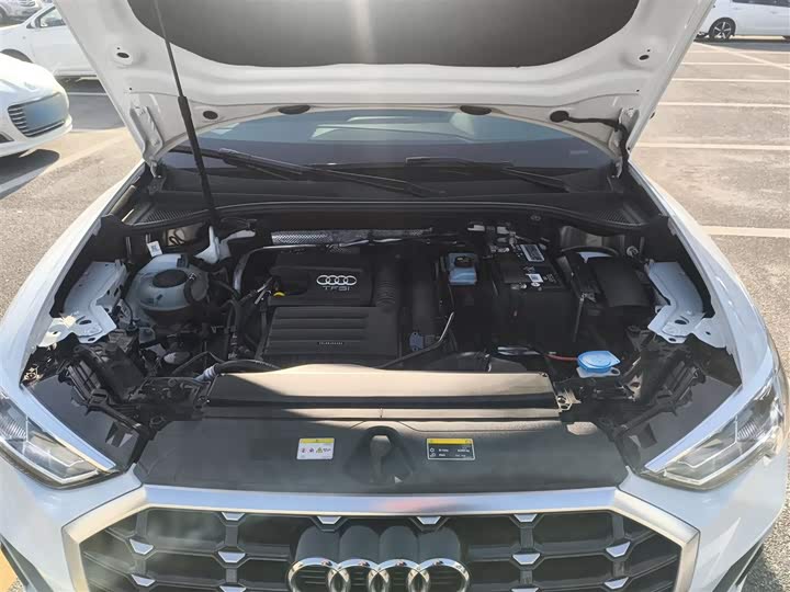 Фото 19 - Audi Q3