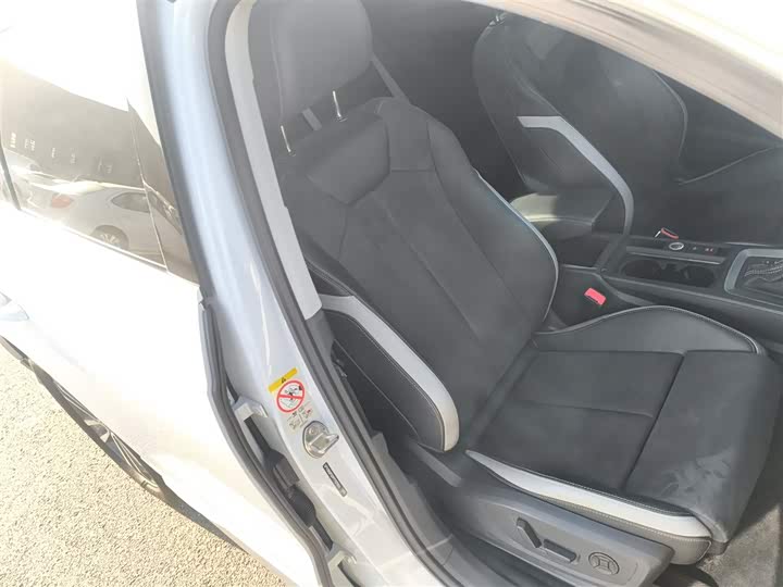 Фото 24 - Audi Q3