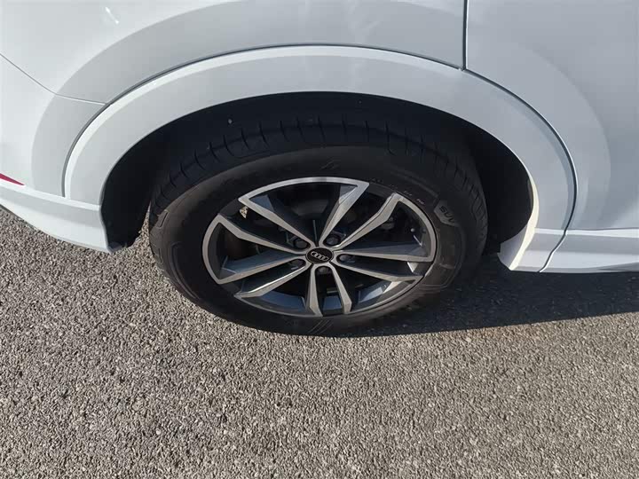 Фото 25 - Audi Q3