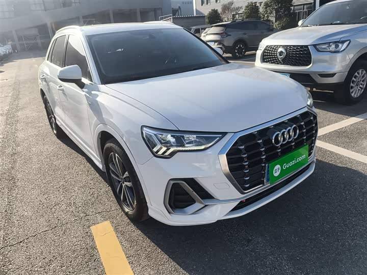 Фото 4 - Audi Q3