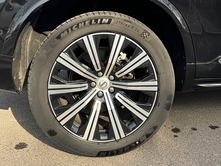 Фото 5 - Volvo XC90