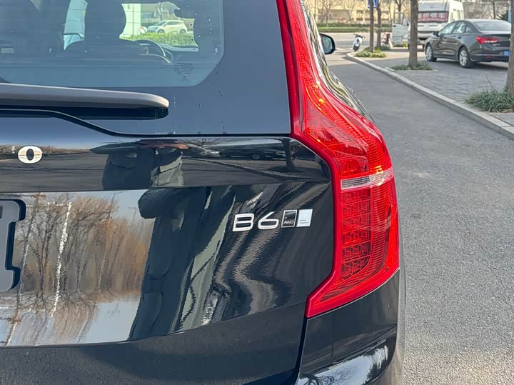 Фото 7 - Volvo XC90