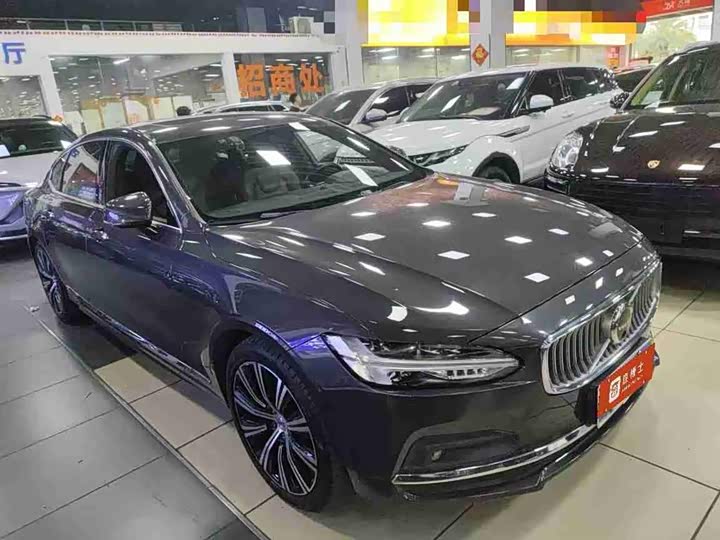Фото 2 - Volvo S90