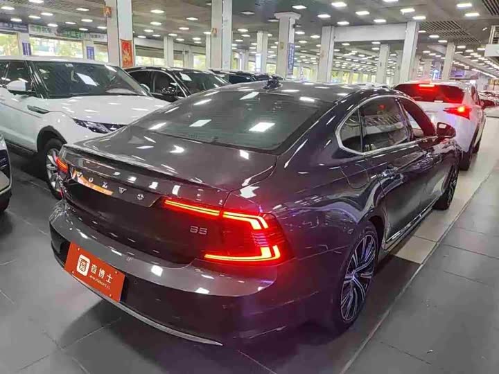 Фото 3 - Volvo S90