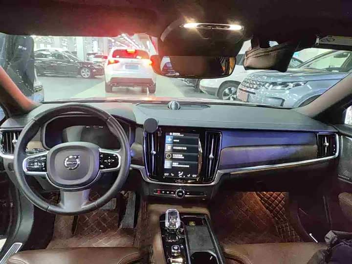 Фото 7 - Volvo S90