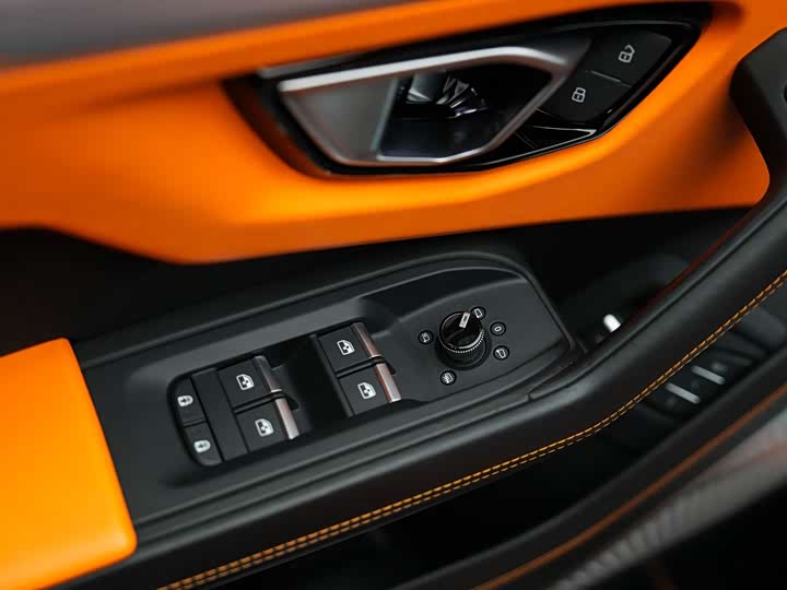 Фото 20 - Lamborghini Urus