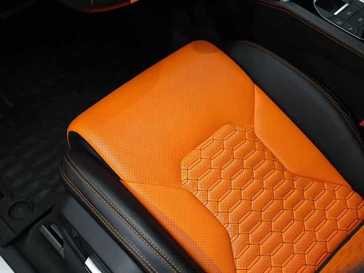 Фото 23 - Lamborghini Urus