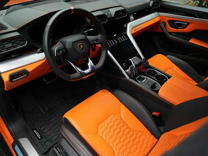 Фото 24 - Lamborghini Urus