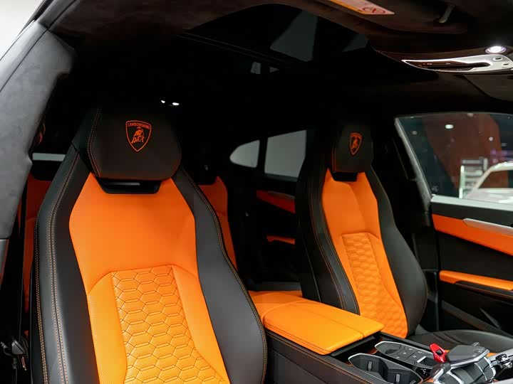 Фото 25 - Lamborghini Urus