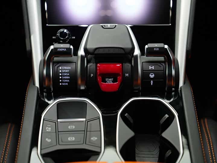 Фото 33 - Lamborghini Urus