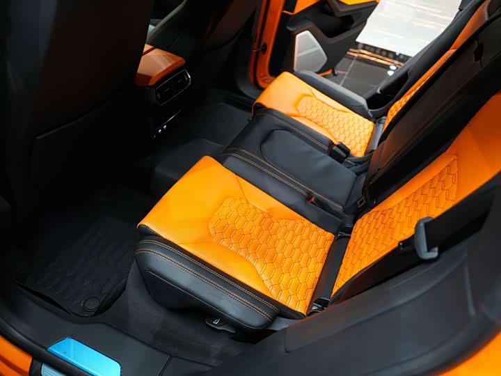 Фото 40 - Lamborghini Urus