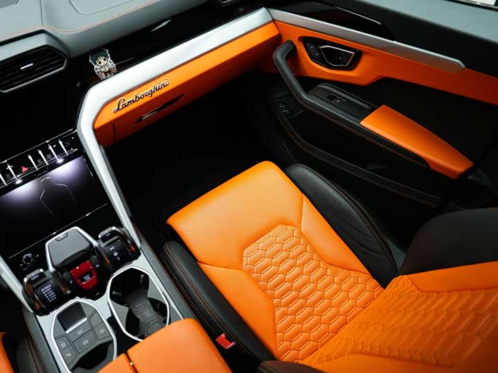 Фото 45 - Lamborghini Urus