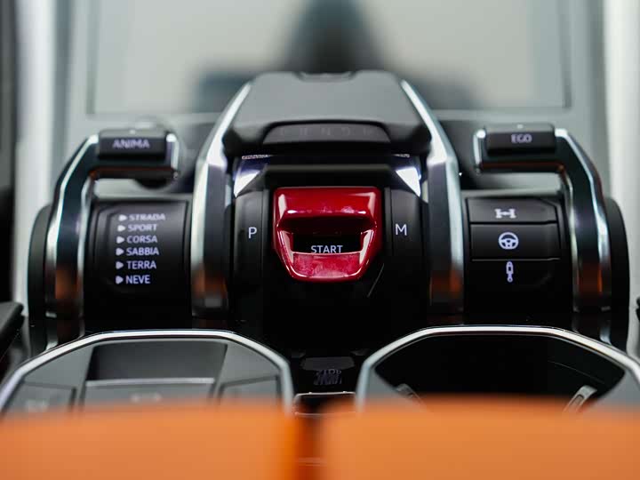 Фото 47 - Lamborghini Urus