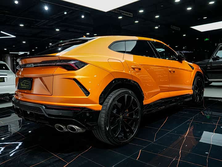 Фото 7 - Lamborghini Urus