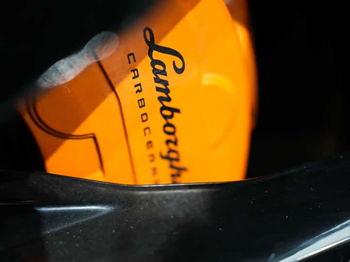 Фото 9 - Lamborghini Urus