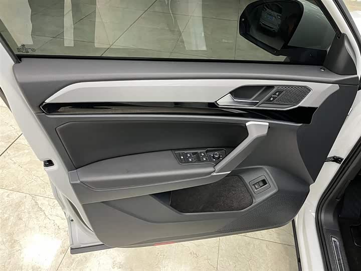 Фото 10 - Volkswagen Tayron