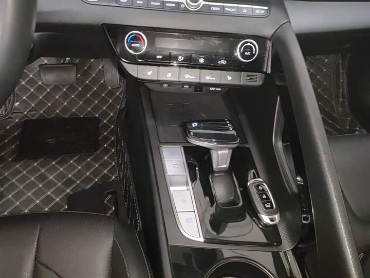 Фото 14 - Hyundai Elantra N line