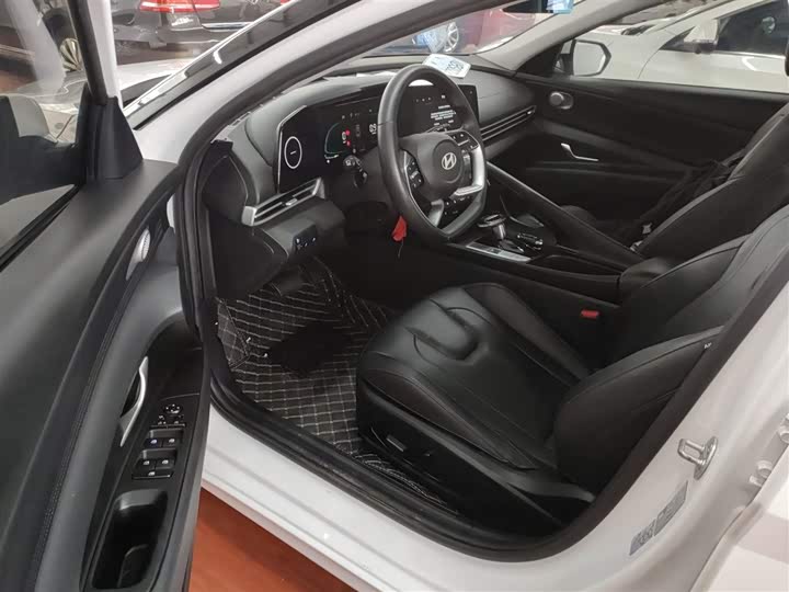 Фото 16 - Hyundai Elantra N line