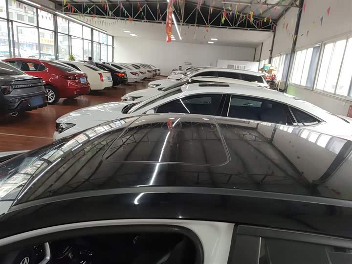 Фото 27 - Hyundai Elantra N line