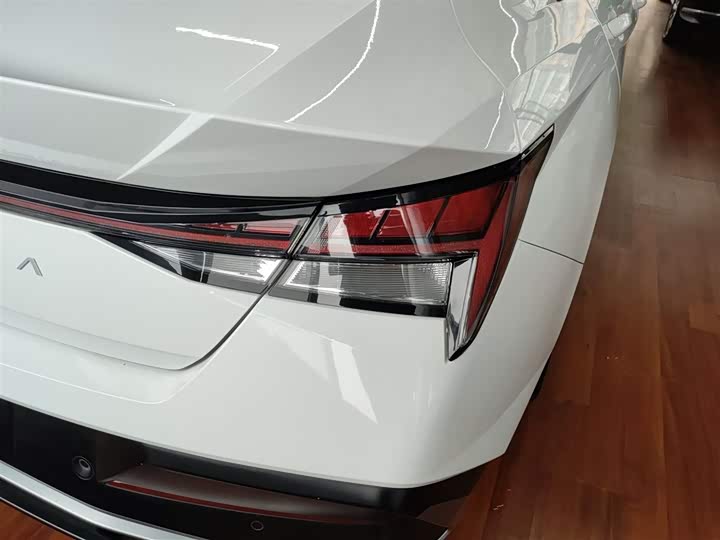 Фото 8 - Hyundai Elantra N line