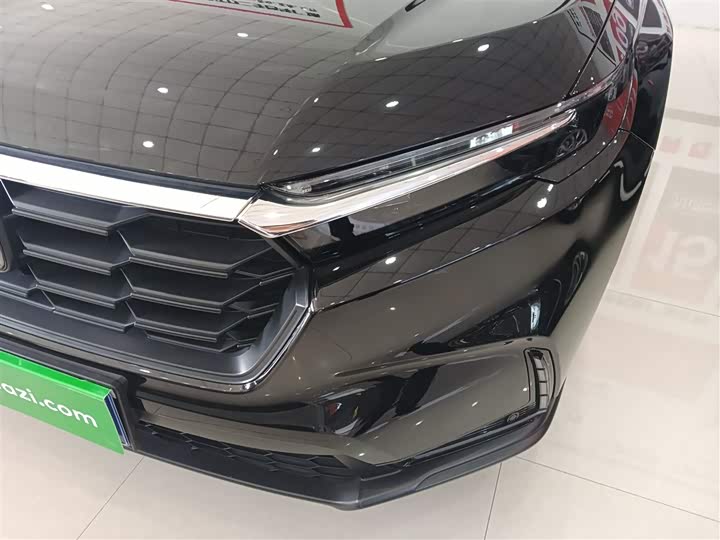 Фото 24 - Honda CR-V