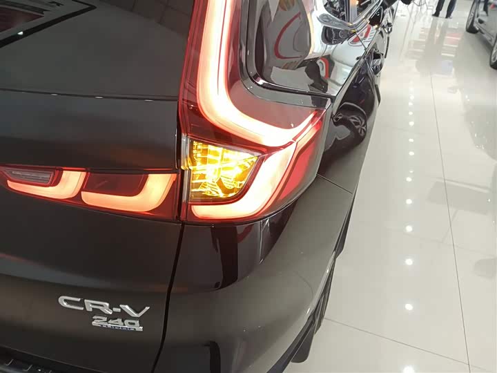 Фото 8 - Honda CR-V