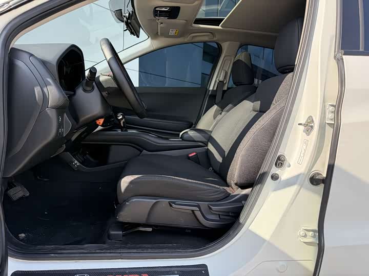 Фото 10 - Honda Vezel