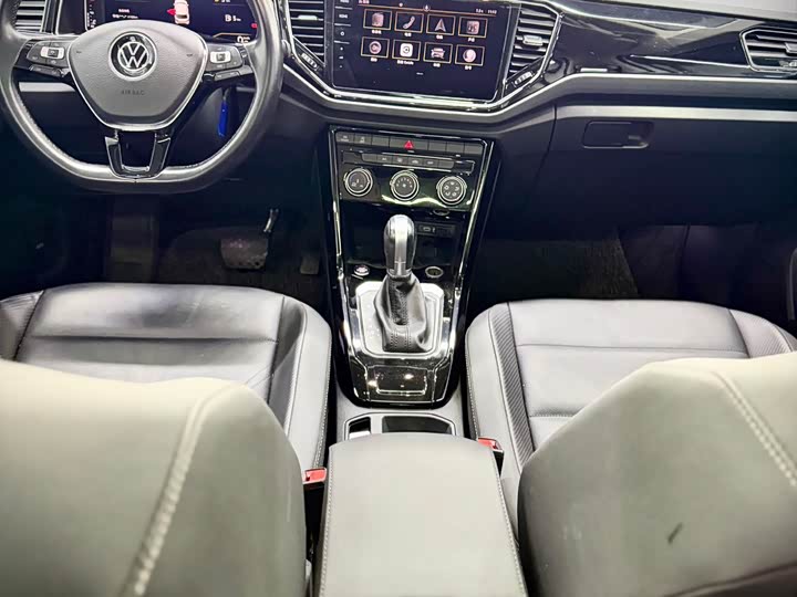 Фото 16 - Volkswagen T-Roc