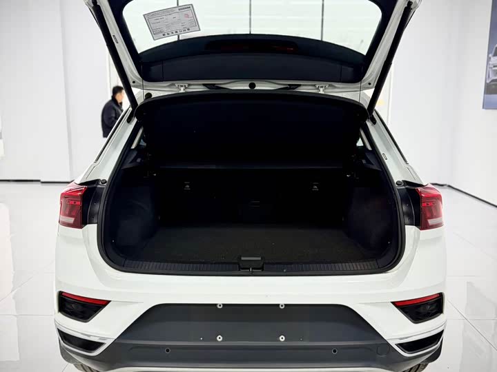 Фото 17 - Volkswagen T-Roc