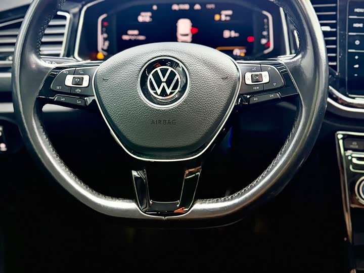 Фото 20 - Volkswagen T-Roc