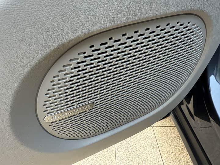 Фото 13 - Leapmotor C11