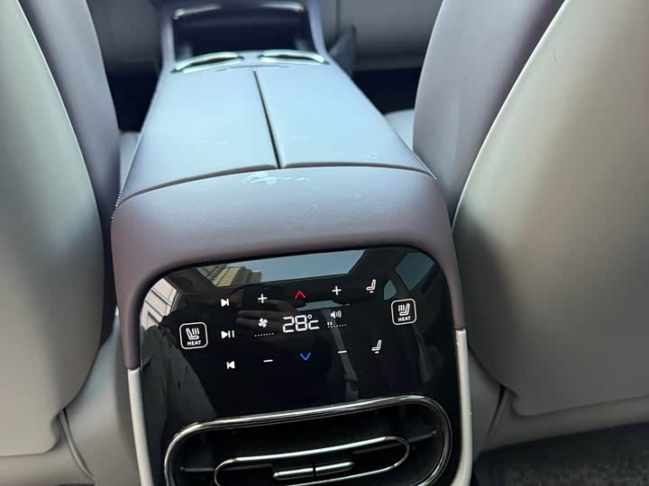 Фото 8 - Leapmotor C11