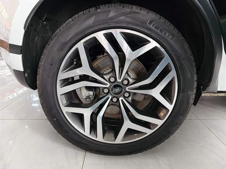 Фото 17 - Land Rover Range Rover Evoque L