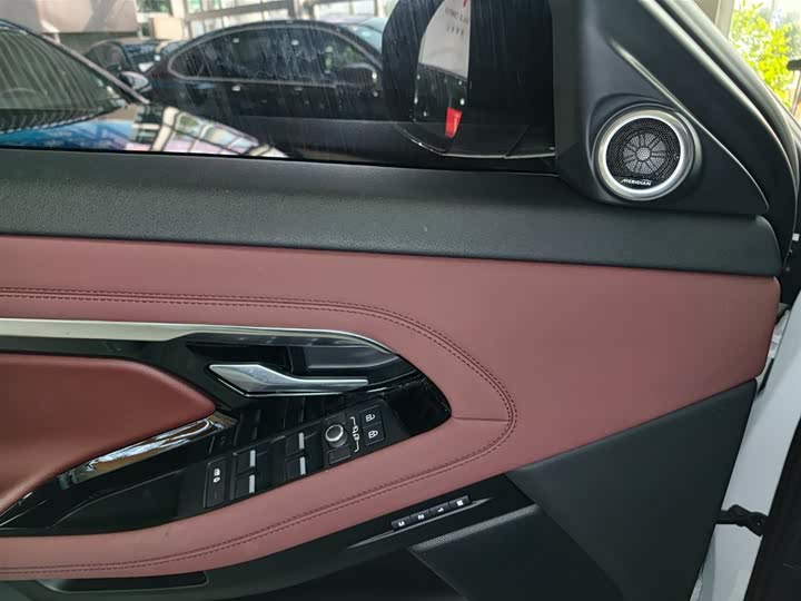 Фото 8 - Land Rover Range Rover Evoque L