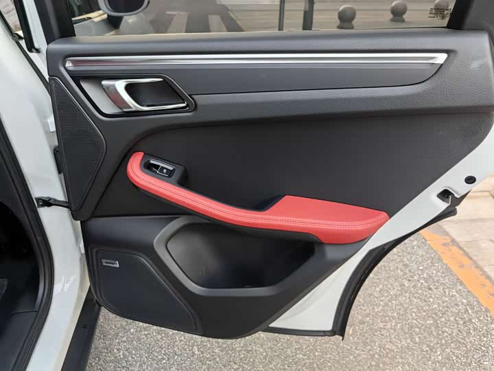 Фото 12 - Porsche Macan