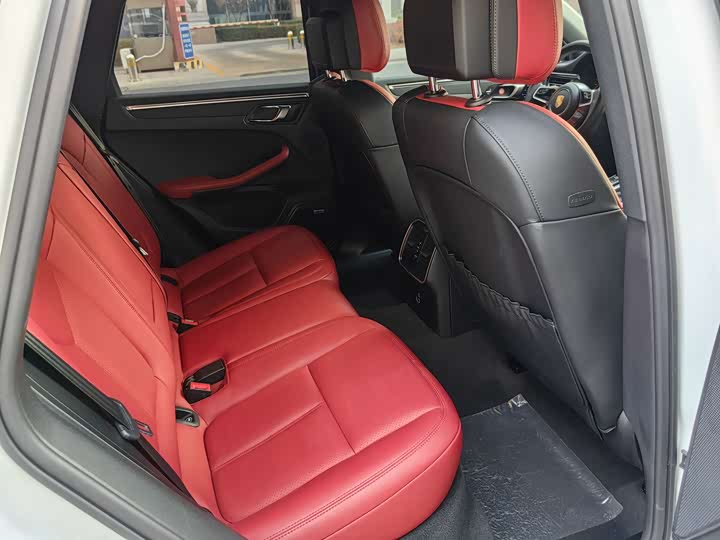 Фото 13 - Porsche Macan