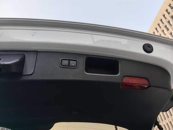 Фото 14 - Porsche Macan