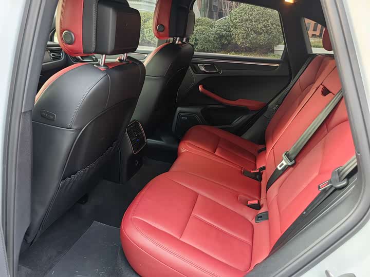 Фото 18 - Porsche Macan