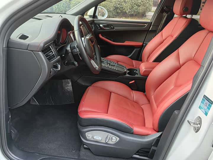 Фото 20 - Porsche Macan